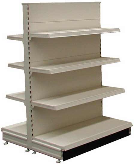 Retail shelving gondola bay